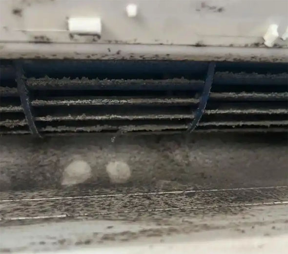 怒江空调吹的风有股烧焦味是怎么回事